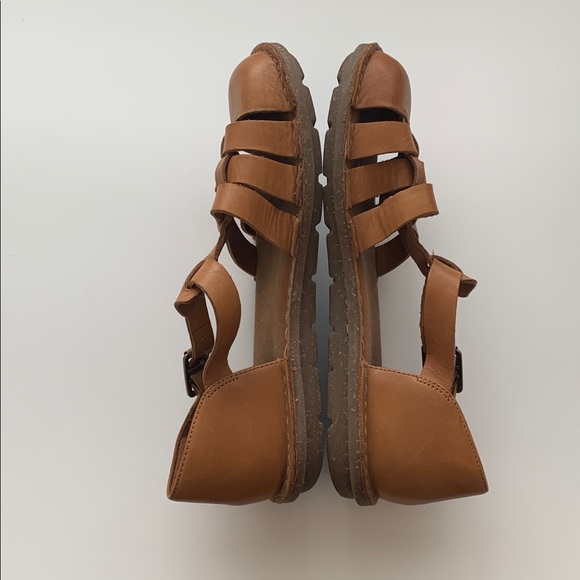 Clarks Collections Leather Sandals - Women’s US Size 7.5 – Classic & Comfortable - Picture 4 of 12